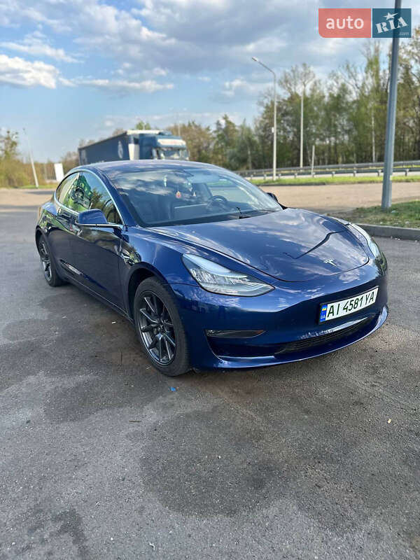 Седан Tesla Model 3 2018 в 