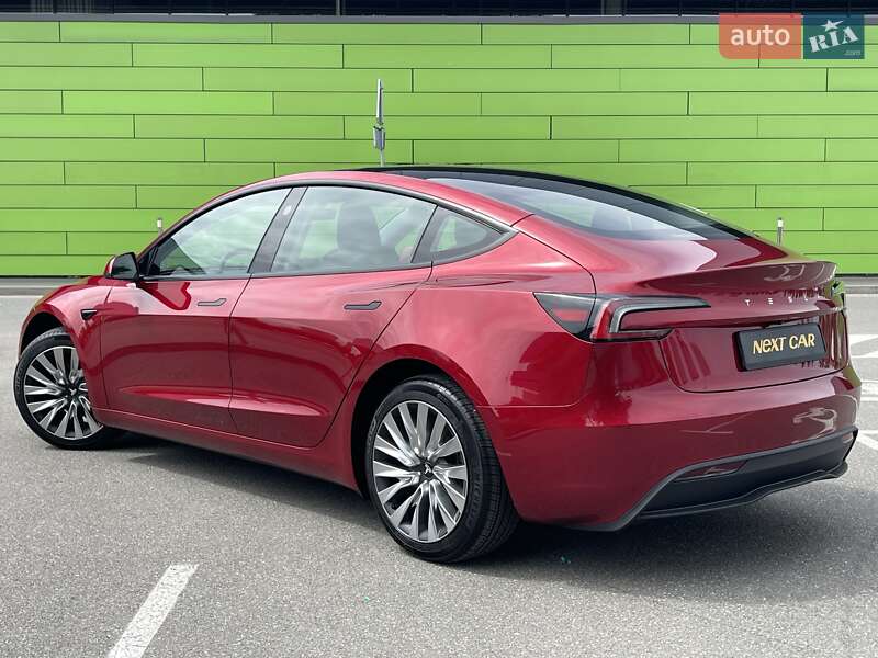 Внедорожник / Кроссовер Tesla Model 3 2024 в Киеве