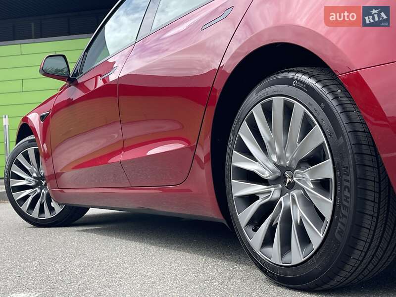 Внедорожник / Кроссовер Tesla Model 3 2024 в Киеве