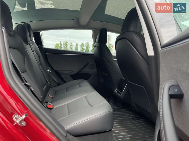 Внедорожник / Кроссовер Tesla Model 3 2024 в Киеве