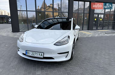 Седан Tesla Model 3 2021 в 