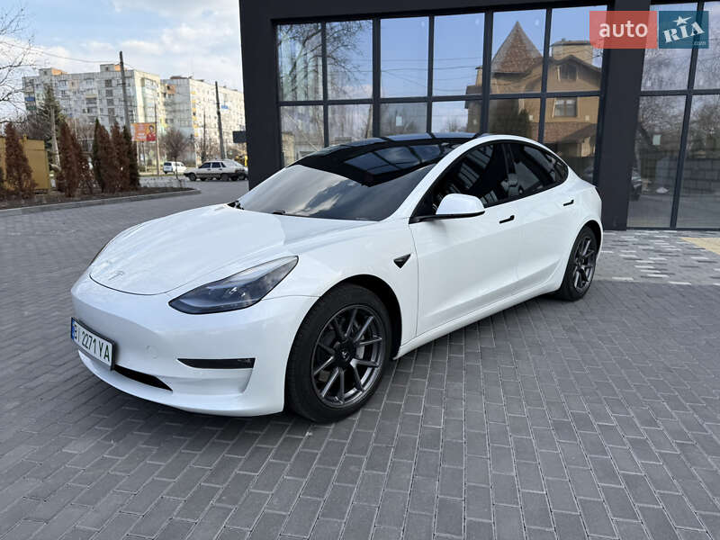 Седан Tesla Model 3 2021 в Полтаве