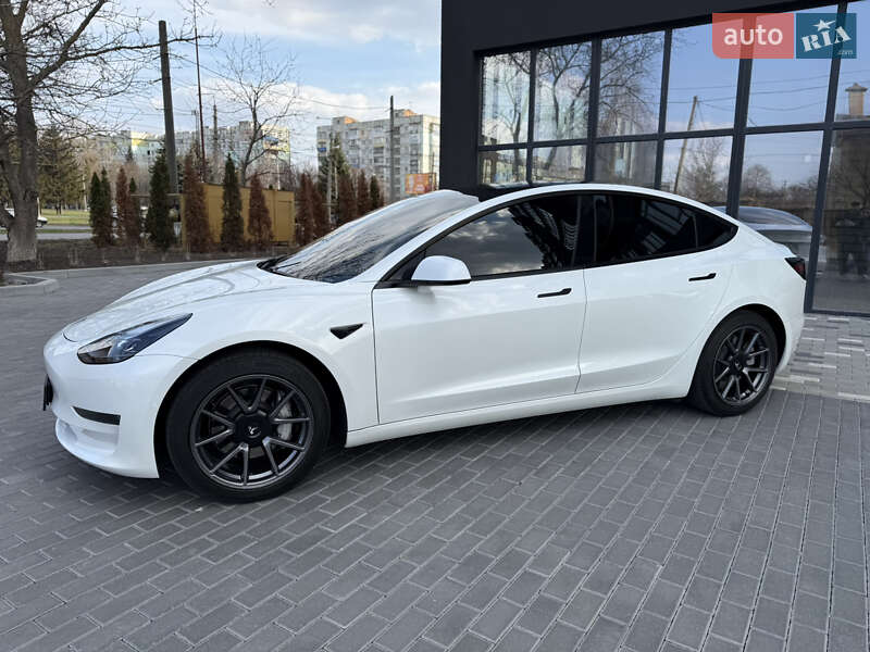 Седан Tesla Model 3 2021 в Полтаве