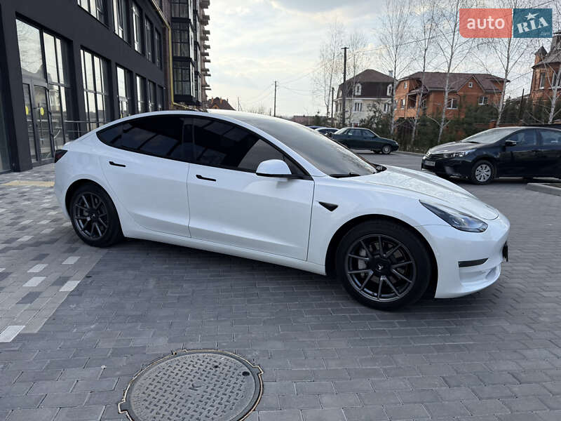 Седан Tesla Model 3 2021 в Полтаве
