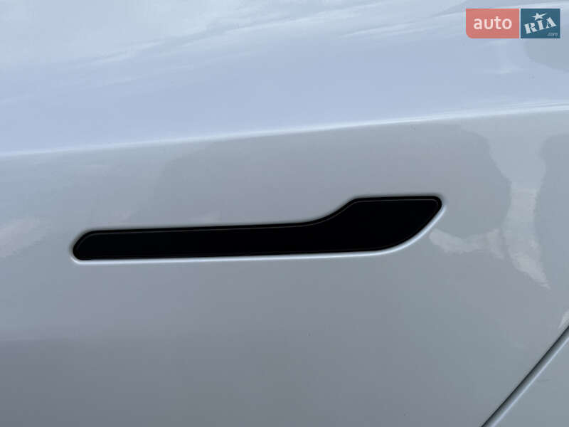 Седан Tesla Model 3 2021 в Полтаве