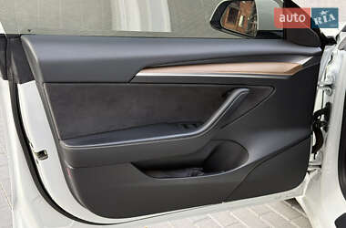Седан Tesla Model 3 2021 в 