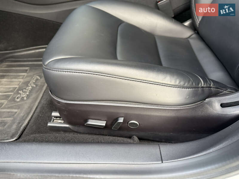 Седан Tesla Model 3 2021 в Полтаве