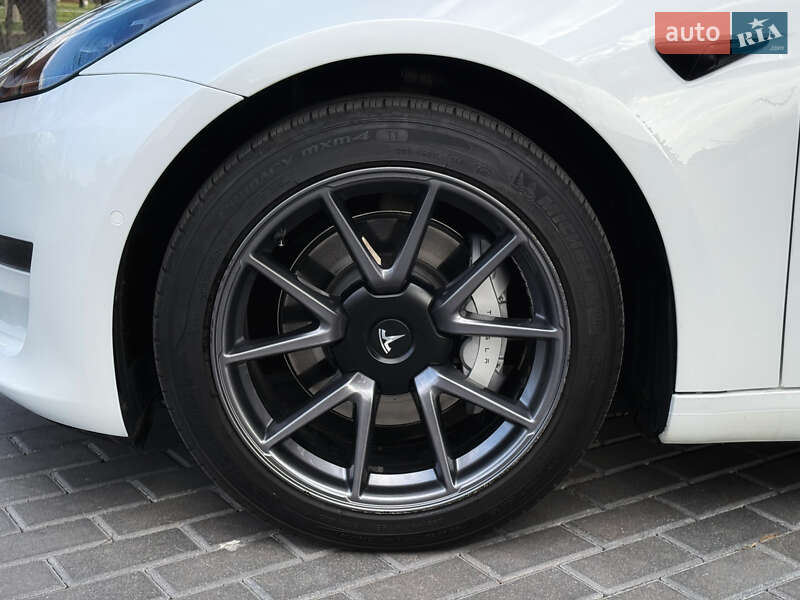 Седан Tesla Model 3 2021 в Полтаве