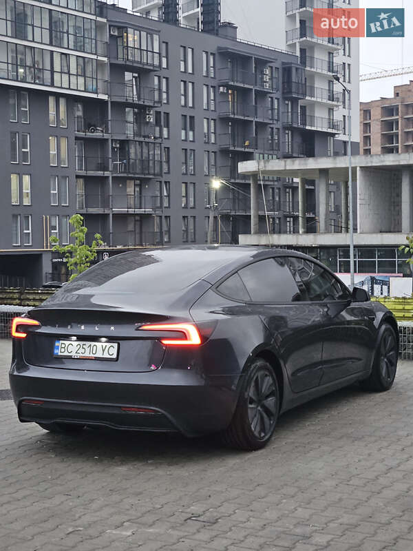 Седан Tesla Model 3 2024 в Львове
