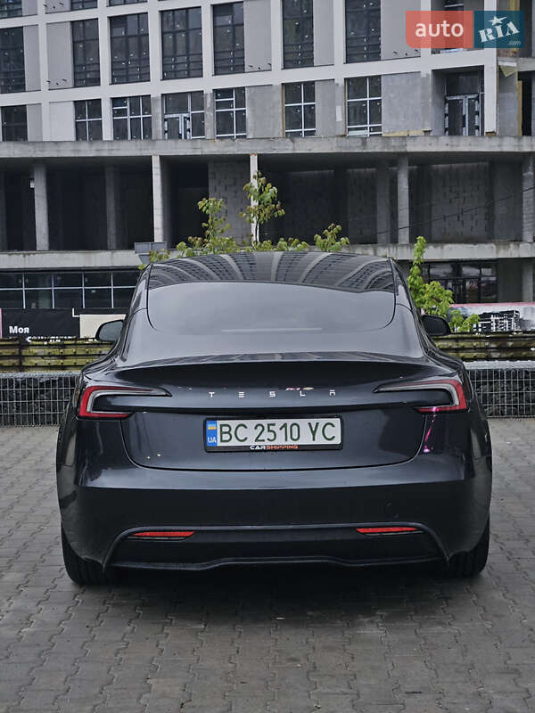 Седан Tesla Model 3 2024 в Львове