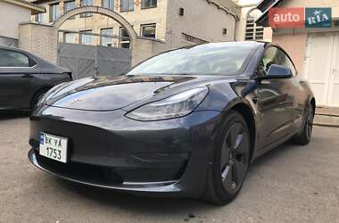 Седан Tesla Model 3 2023 в 