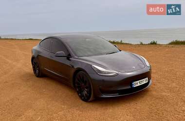Седан Tesla Model 3 2023 в 