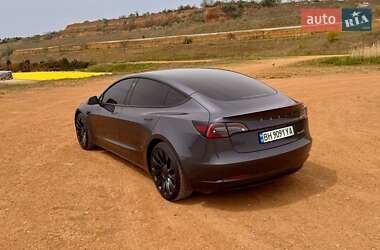 Седан Tesla Model 3 2023 в 