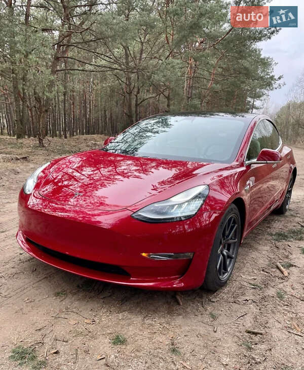 Седан Tesla Model 3 2018 в Тернополе