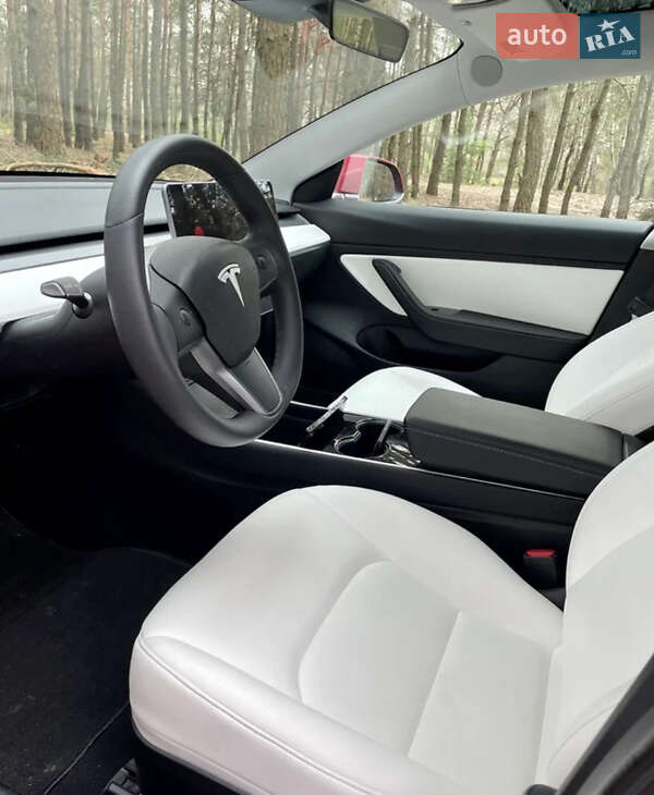 Седан Tesla Model 3 2018 в Тернополе