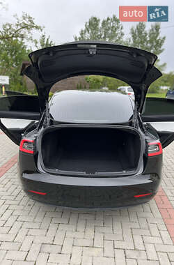 Седан Tesla Model 3 2019 в 