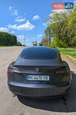 Седан Tesla Model 3 2018 в 