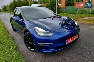 Седан Tesla Model 3 2020 в 