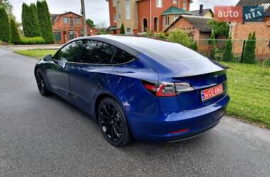Седан Tesla Model 3 2020 в 
