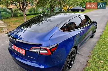 Седан Tesla Model 3 2020 в 