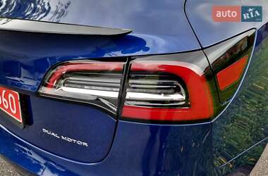 Седан Tesla Model 3 2020 в 