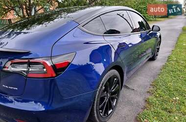 Седан Tesla Model 3 2020 в 