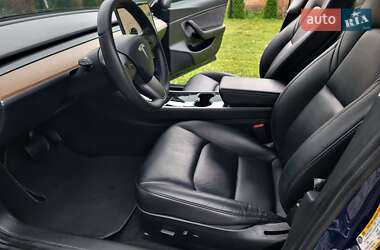 Седан Tesla Model 3 2020 в 