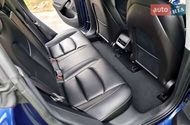 Седан Tesla Model 3 2020 в 