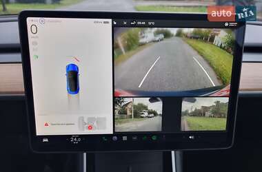 Седан Tesla Model 3 2020 в 