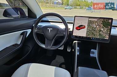 Седан Tesla Model 3 2018 в 