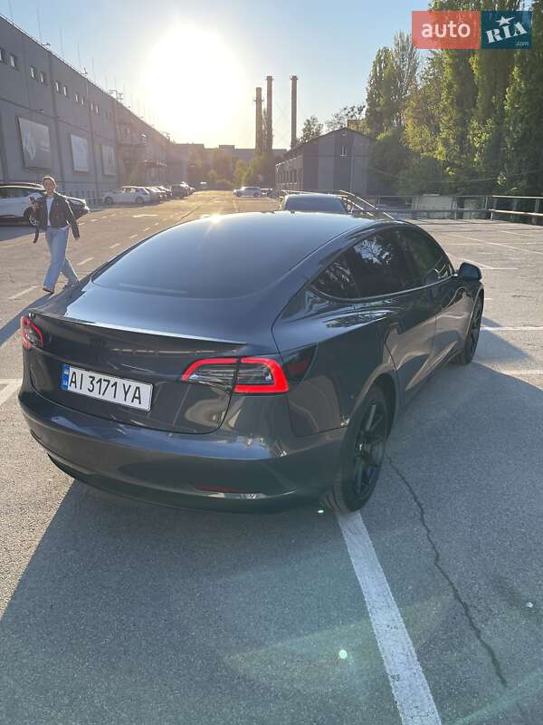 Седан Tesla Model 3 2022 в Києві