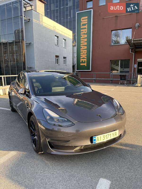 Седан Tesla Model 3 2022 в Києві