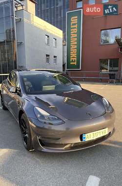 Седан Tesla Model 3 2022 в 