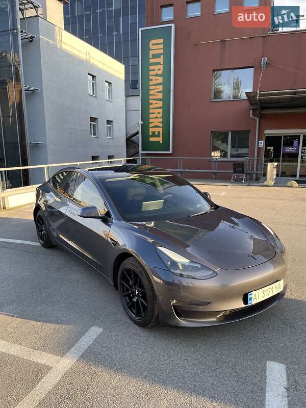 Седан Tesla Model 3 2022 в Києві
