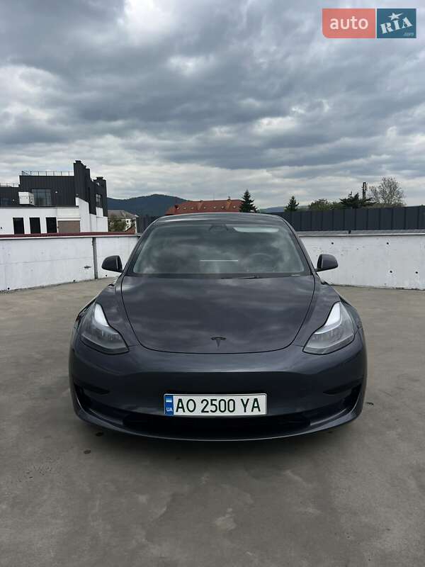 Tesla Model 3 2022