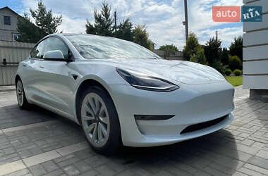 Седан Tesla Model 3 2021 в 