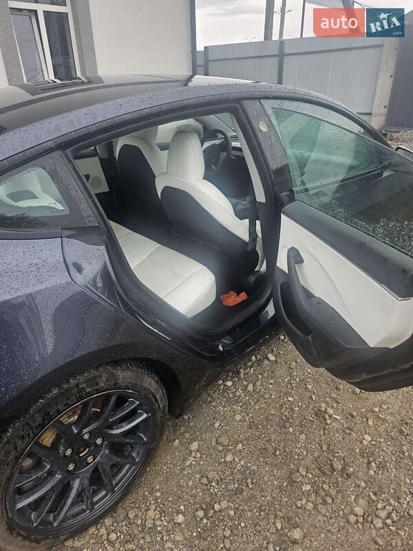Седан Tesla Model 3 2024 в Днепре