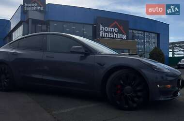 Седан Tesla Model 3 2022 в 