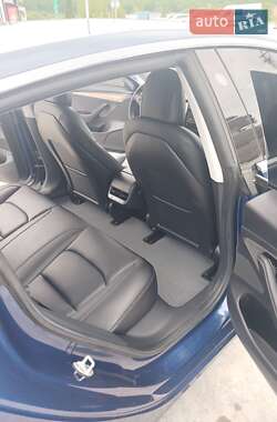 Седан Tesla Model 3 2019 в 