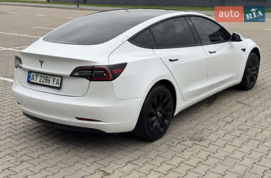 Седан Tesla Model 3 2020 в 