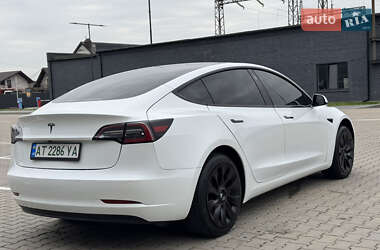 Седан Tesla Model 3 2020 в 