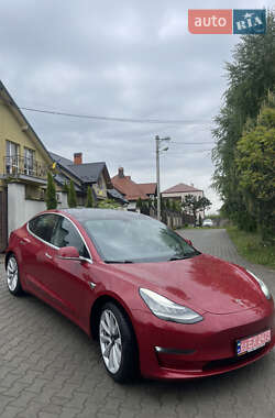 Седан Tesla Model 3 2019 в 