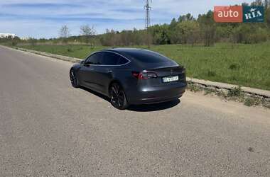 Седан Tesla Model 3 2020 в 