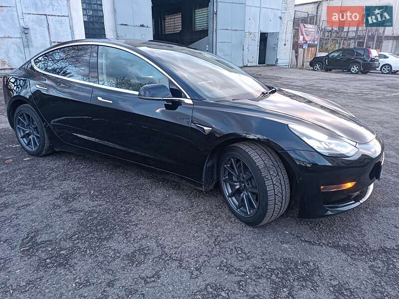 Седан Tesla Model 3 2018 в 