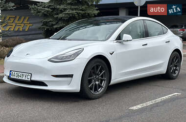 Седан Tesla Model 3 2018 в Киеве