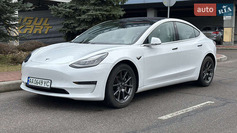 Tesla Model 3 2018
