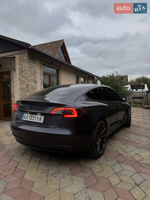 Седан Tesla Model 3 2023 в Харькове