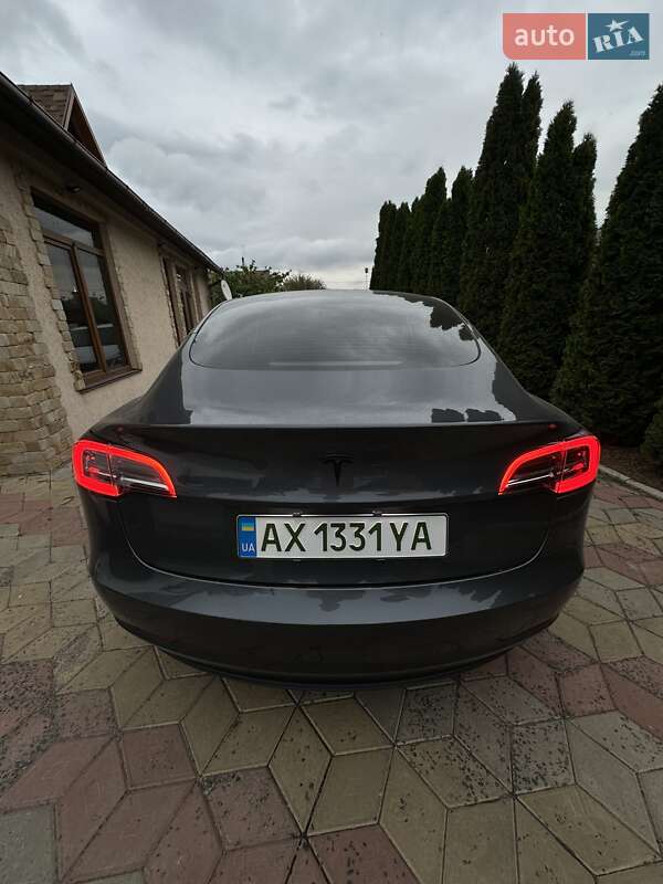 Седан Tesla Model 3 2023 в Харькове