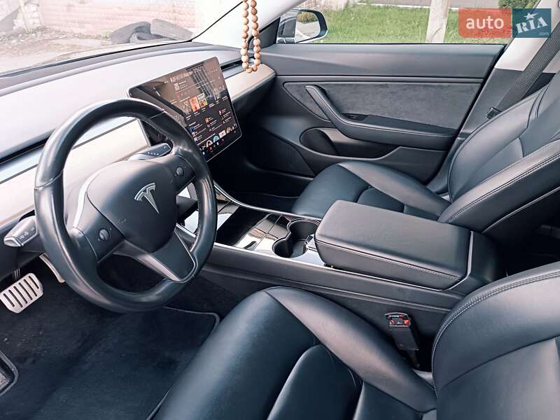 Седан Tesla Model 3 2018 в Харкові