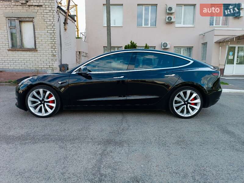 Седан Tesla Model 3 2018 в Харкові